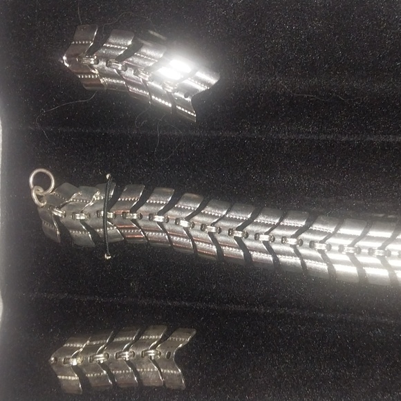 Estate Sale Vintage Silver - Picture 2 of 9